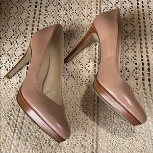 Nine West Platform Pump Leather Upper Stacked Heel Taupe Color Beautie EUC 9